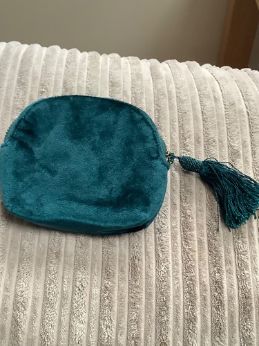 Laura ashley velvet - laura,