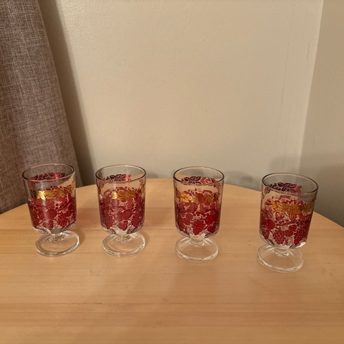 Retro cranberry and gold - 🥃retro,
