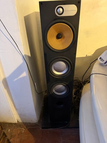 683 floorstanding speakers - b&w,