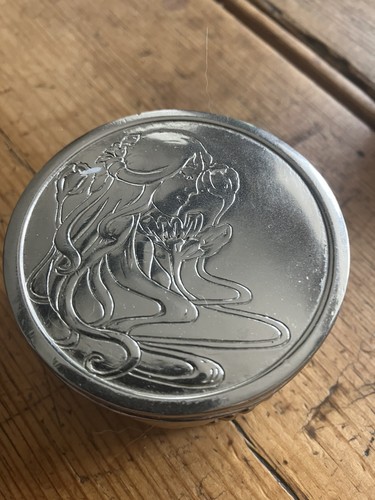 Contemporary silver colour - contemporary,