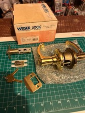 NOS VINTAGE Weiser ASPEN ENTRY Locking Door Lever bright brass LA535 A3 K3