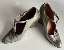 Vintage Red or Dead heeled