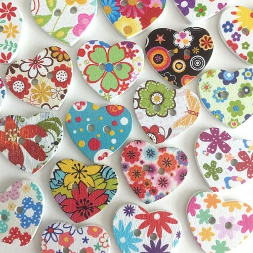 Wooden heart buttons 25mm wide