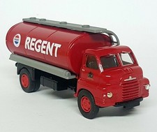 Vanguards 1/64 - VA7000 Bedford S Type Regent Model Tanker Truck