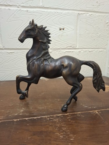 Bronze horse statue raised - bronze,