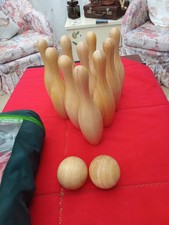 10 Pin Bowling Skittles/ Pins With 2 X Balls Birch In Bag
