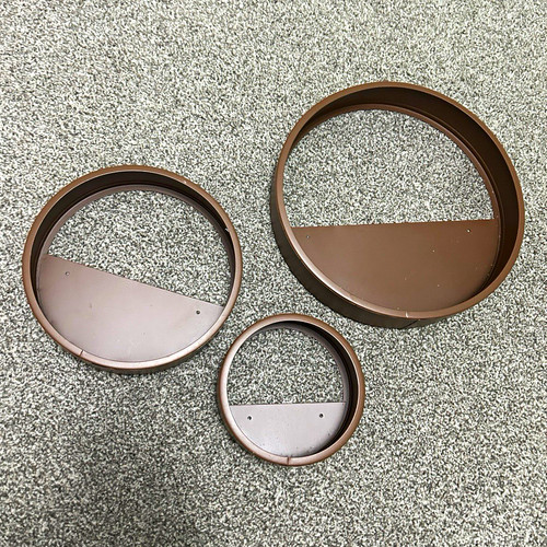 Set round brown - of,