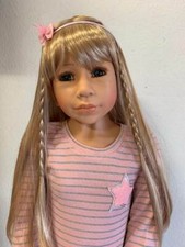 Holly -blonde, straight hair-