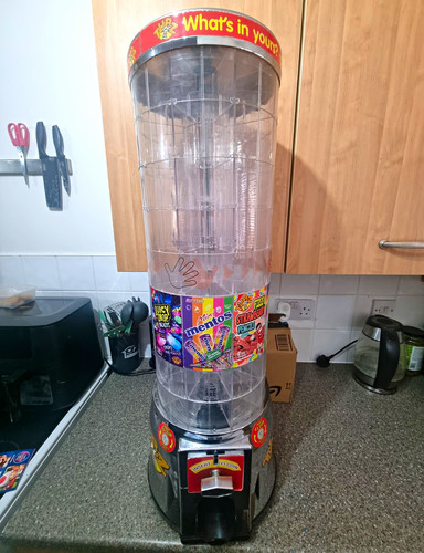 Tubz candy machine - machine, vending