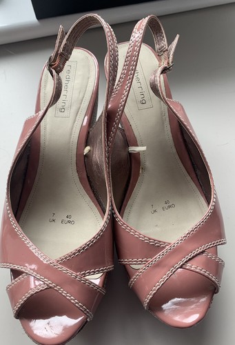 Red herring pink - red,