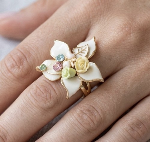 Adjustable cream enamel - cream, floral