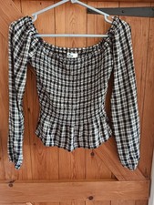 Hollister | Black And White