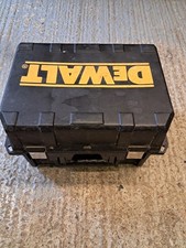 DeWALT DW625E-GB 1/2  240V Variabĺe Speed Plunge Router