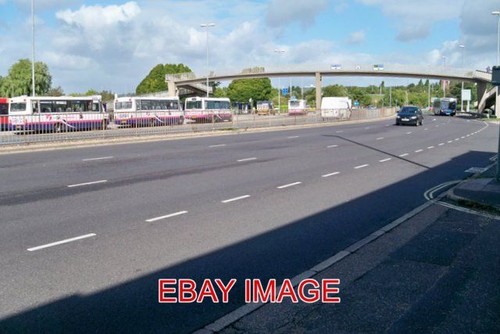 Photo footbridge and bus - photo,