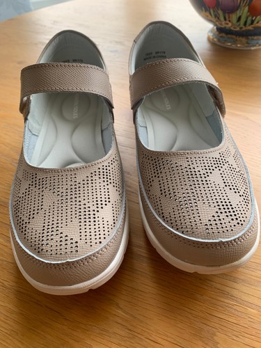 Ladies closed toe leather - toe,