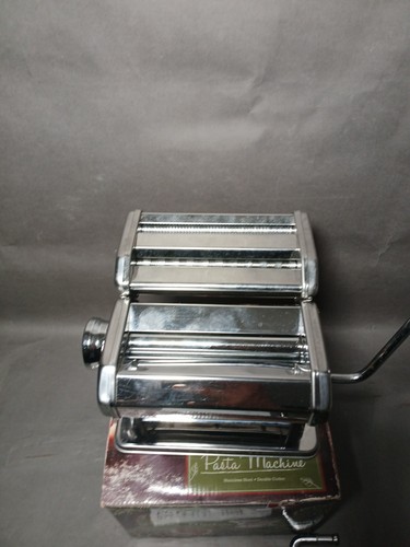 Pasta machine roller - pasta,
