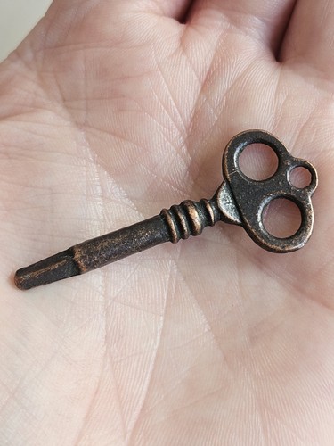 Vintage triangle tip skeleton - triangle-tip,
