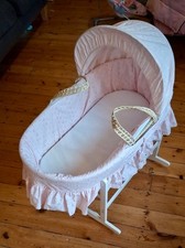 Moses basket on rocker stand -