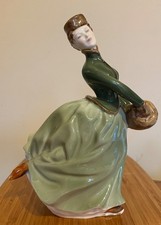 ROYAL DOULTON Figurine HN 2318