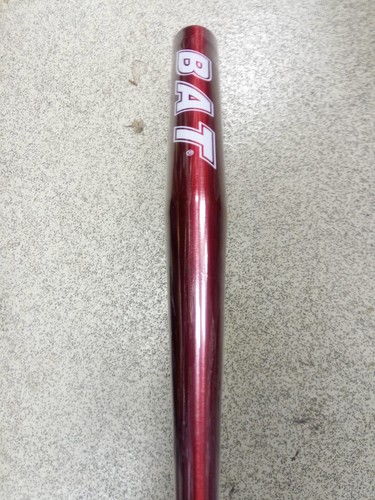 Metal baseball bat - baseball,