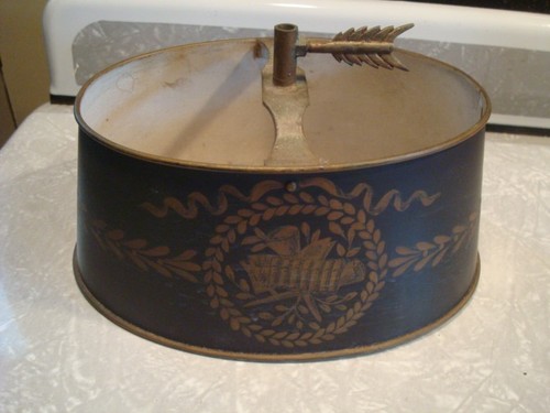 Black and gold oval antique - black,