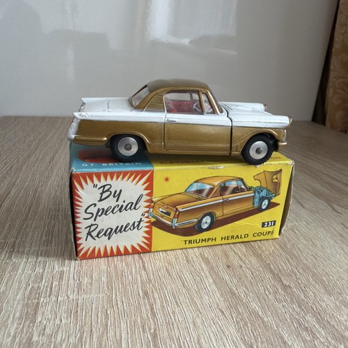 Corgi toys 231 triumph - corgi,
