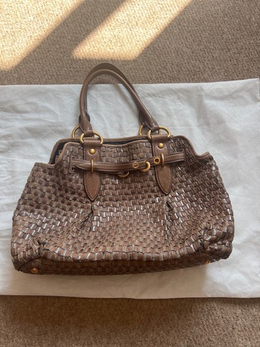 Medium sized brown - a, sized,