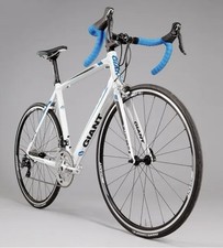 GIANT DEFY 0.  M/L Size - WHITE/BLUE. 22 SPEED ULTEGRA. COMPOSIT FORKS