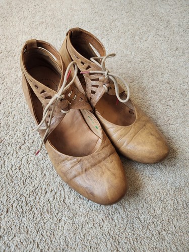 Think ladies lace shoes - lace, up