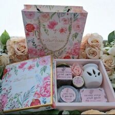 Eid Gift Box Of Bakhoor Adeni  , Oud ، Wax , Wax Burner And Zabad .