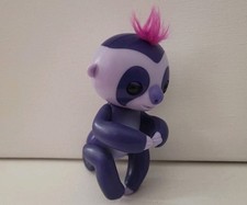Fingerlings monkey - Batteries