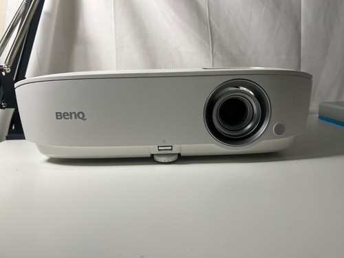 Benq w1050 projector 1080p - benq,