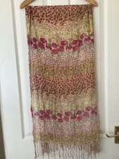 women's scarf with poppy flower design in excellent condition