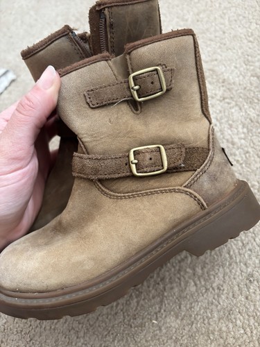 Girls size beige ugg boots - size, 9