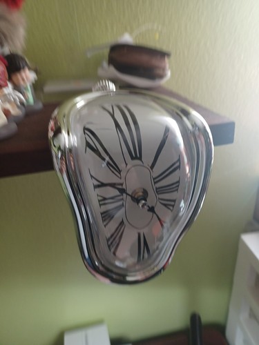 Salvatore dali melting clock - dali,