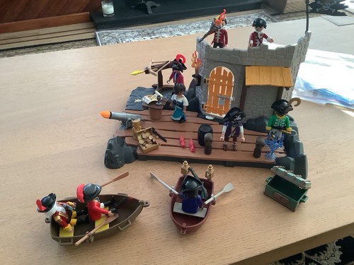 Playmobil pirates fortress - playmobil,