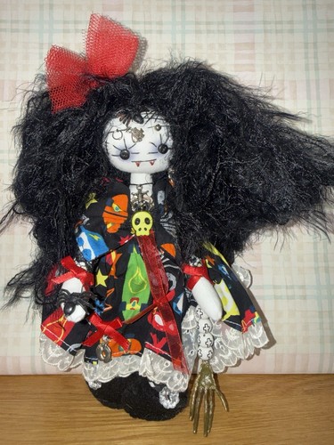 Artist hand made gothic girls - made,