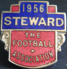 THE FOOTBALL ASSOCIATION 1956 STEWARD Badge Brooch pin In gilt 23mm x 25mm