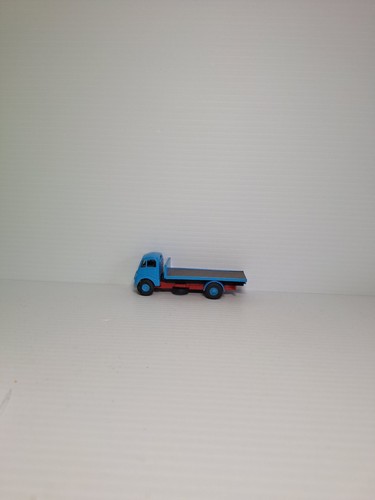 Base toys die cast toy - base, car