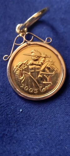2005 half sovereign housed - 2005, in