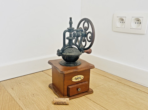 Vintage coffee grinder with - coffee,