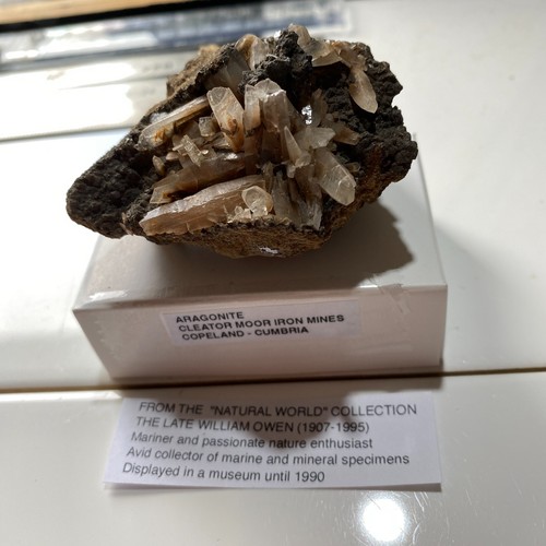 Aragonite matrix cleator - aragonite,