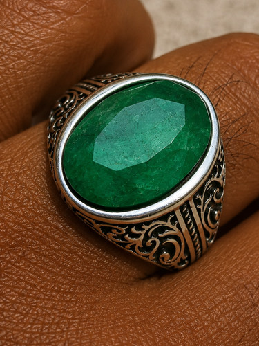 Real columbian green emerald - green,