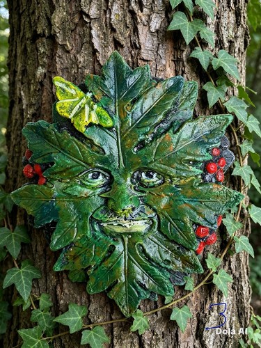 0003 green man - green,