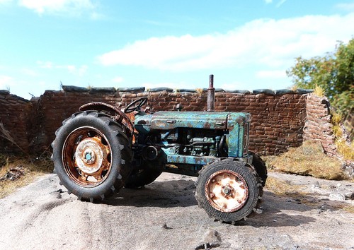 Universal hobbies fordson - hobbies,