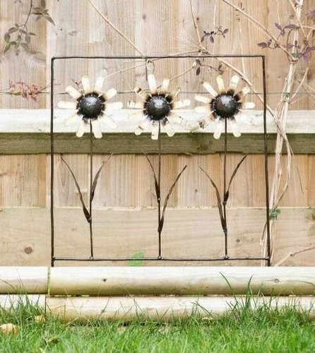 Metal daisies garden ornament - metal,