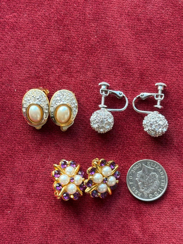 Vintage costume earrings job - costume,