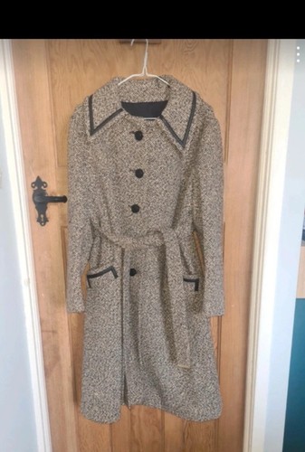 Vintage coat hyvogue by - coat.,