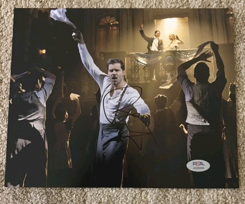 Ricky martin signed 8x10 - martin,