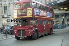 35MM BUS NEGATIVE LONDON TRANSPORT AEC ROUTEMASTER RM1303 303CLT NEG NO 392